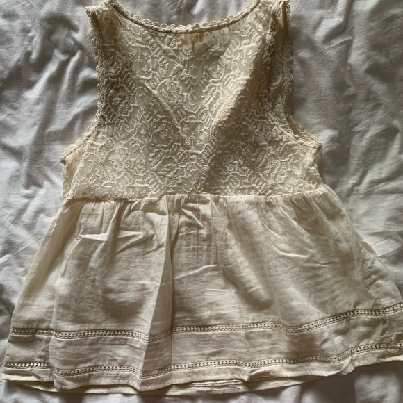 Lace tank - Picture 2 of 2